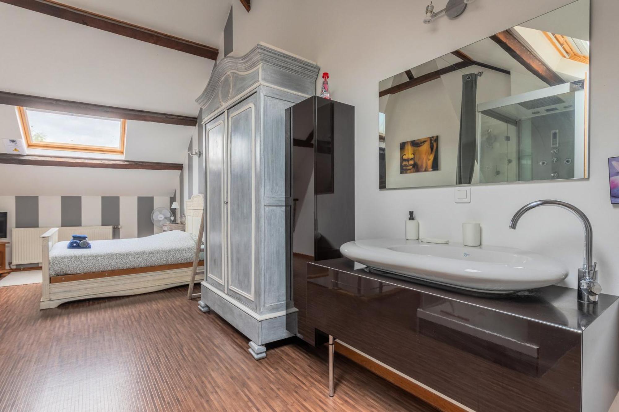 Douai House Hotell Eksteriør bilde